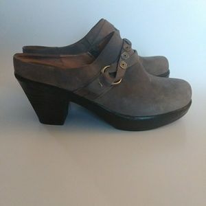 Kravings Suede Leather Clog